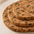 Fjord Green cork trivet - close-up of green-accent cork texture and 15 mm edge
