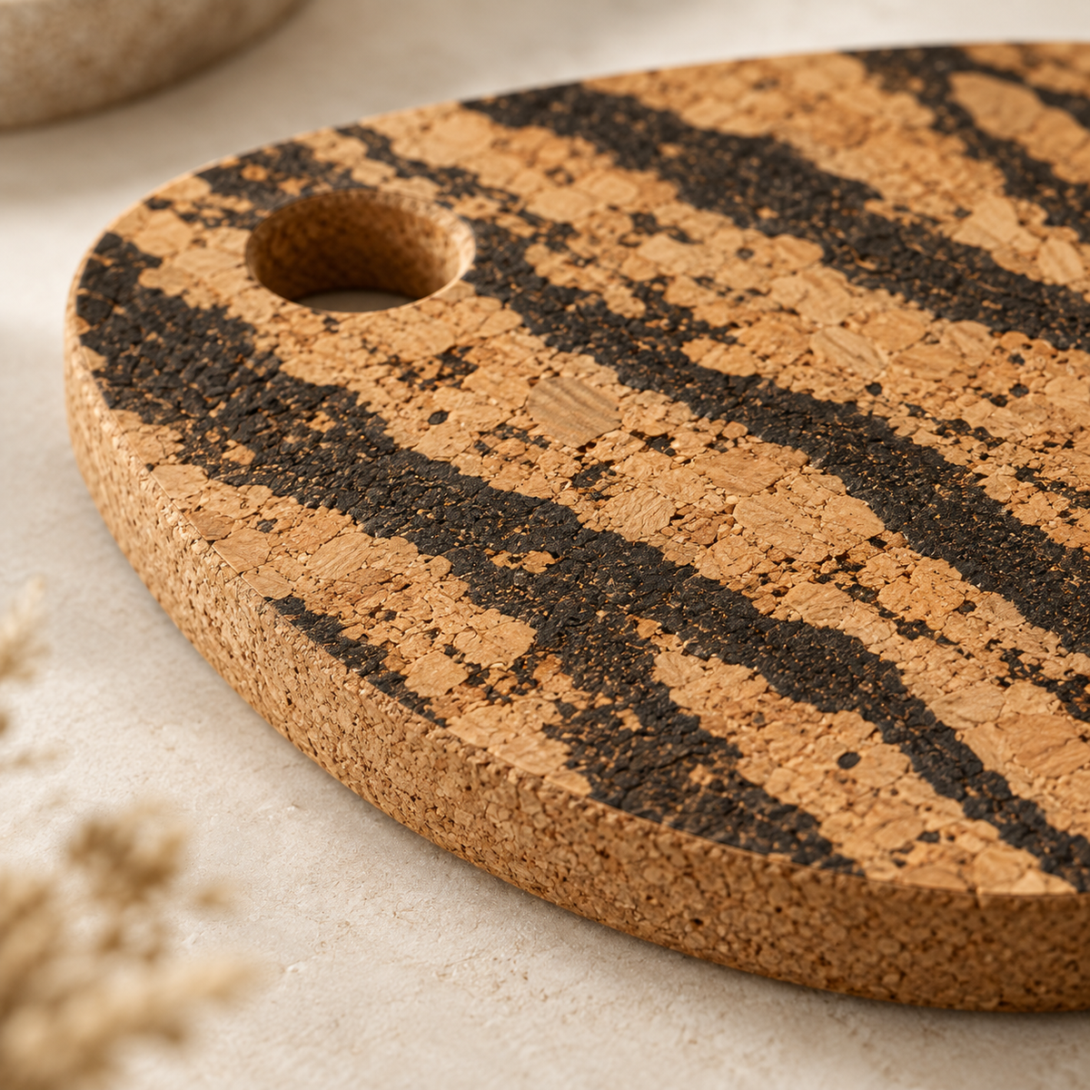 Tiger cork trivet - close-up of striped cork pattern and 15 mm edge